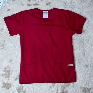 UA Red Scrub Top in Medium 💗
